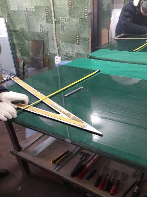  Резка стекла. Резка рифленых стекл. Резка зеркал 